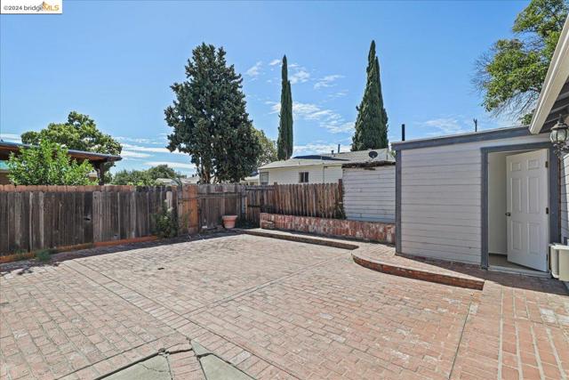 Image 34 of 40 For 79 Panoramic Avenue
