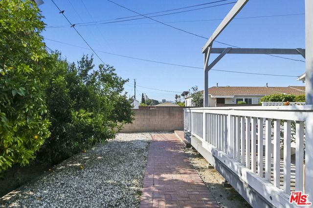 5648 Riverton Avenue, North Hollywood CA: https://media.crmls.org/mediaz/d2e5beaf-69a6-4687-ade7-ea5e38ec14da.jpg