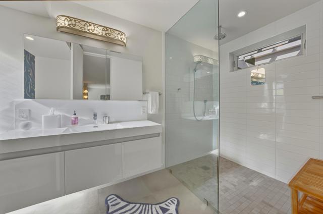 5337 E Lakeside Drive, Palm Springs CA: https://media.crmls.org/mediaz/d2e5e861-e683-4b84-905d-4c4c87b525ee.jpg