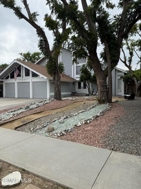 8431 Faust Avenue, West Hills CA: https://media.crmls.org/mediaz/d2e612e9-df93-45fb-9864-bf7800dd89d2.jpg