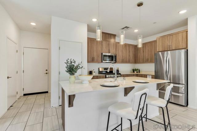 35103 Vine Pl, Fallbrook CA: https://media.crmls.org/mediaz/d2e6a63e-cc75-4c1c-ac1f-1b8ac5a4501d.jpg