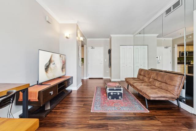 425 W Beech Street, San Diego CA: https://media.crmls.org/mediaz/d2e6b0c1-b81b-4b38-90f0-5f38e69cff63.jpg