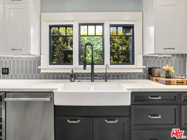 1528 N Curson Avenue, Los Angeles CA: https://media.crmls.org/mediaz/d2e73d71-4e70-4587-a7fa-5f8d80e867a2.jpg