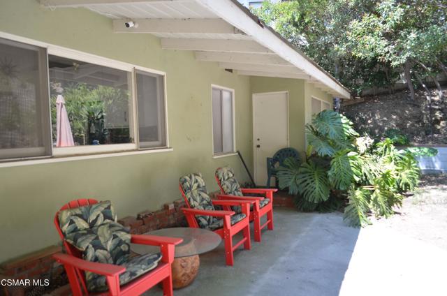 550 Arch Place, Glendale CA: https://media.crmls.org/mediaz/d2e76d29-cf73-439b-9063-5cc369deabd1.jpg