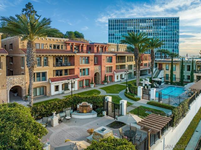 1040 Genter St, La Jolla CA: https://media.crmls.org/mediaz/d2e7ad93-1b62-445c-9a84-82ad5f823acc.jpg