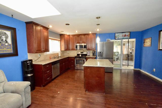 8838 Ashmore, Spring Valley CA: https://media.crmls.org/mediaz/d2e7beb8-2adf-4089-8ffd-efd67f984275.jpg