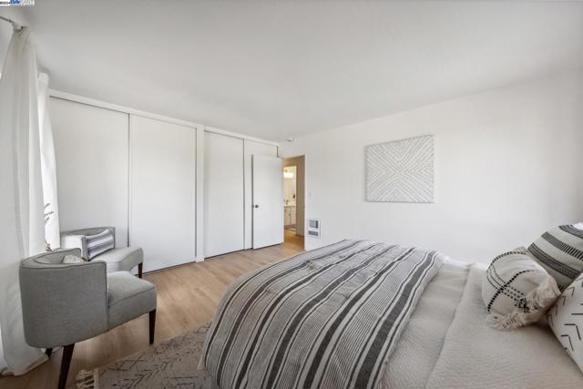 2106 Otis Dr, Alameda CA: https://media.crmls.org/mediaz/d2e84fbe-ada0-4460-9bf4-23809cfc0b1e.jpg