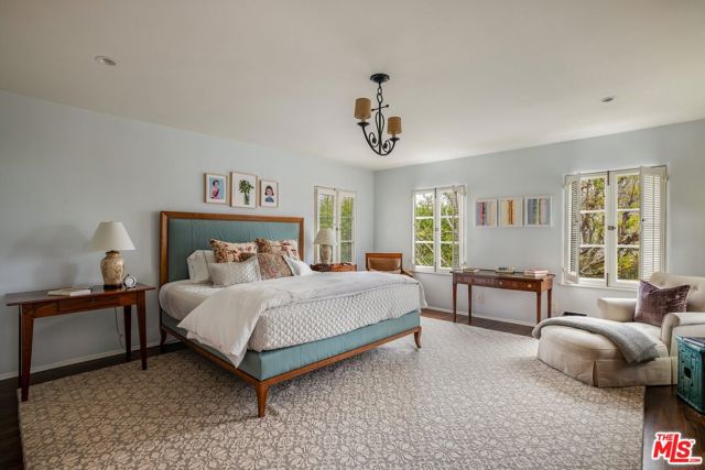 Drew Fenton | 131 S Carmelina Avenue Los Angeles CA | MLS: 7025814