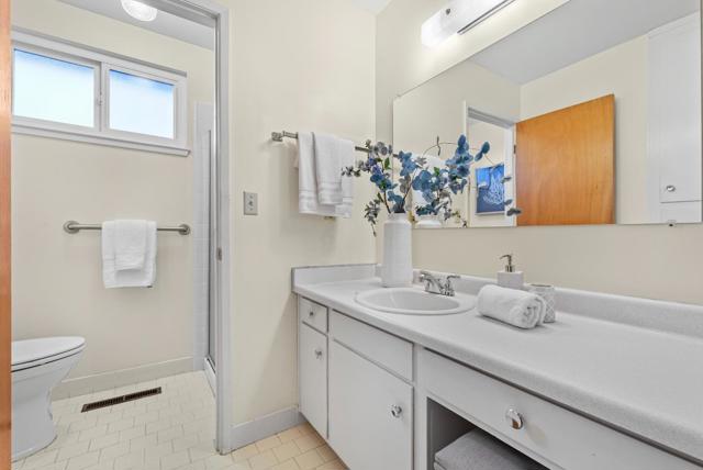 1694 Hyde Drive, Los Gatos CA: https://media.crmls.org/mediaz/d2e96718-7918-4712-995d-6f2bd95cdb7e.jpg