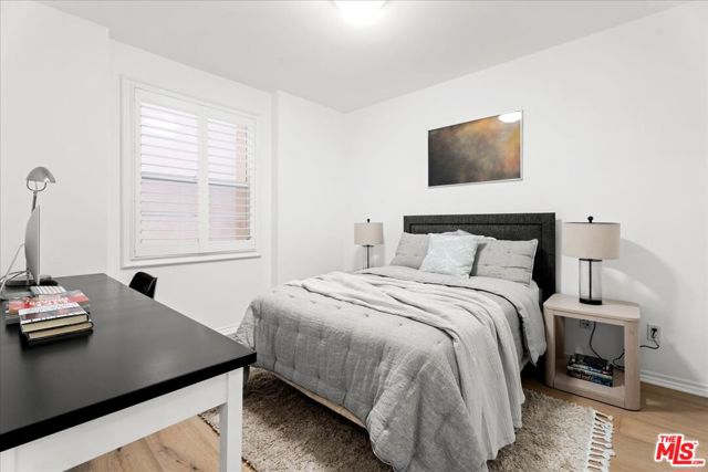 13031 Villosa Place, Playa Vista CA: https://media.crmls.org/mediaz/d2e987a1-88b3-42bd-9eed-b6caa1101457.jpg