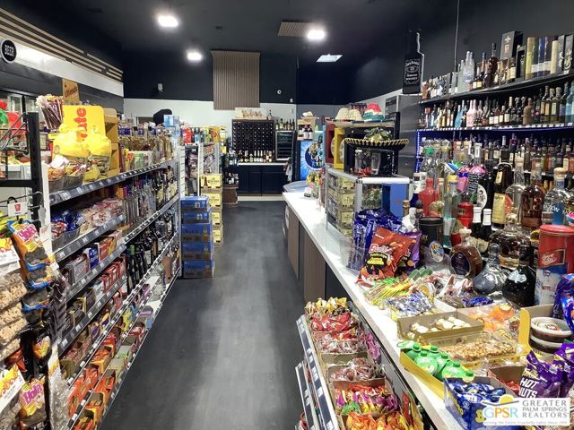 19345 Indian Canyon, Palm Springs CA: https://media.crmls.org/mediaz/d2e9d315-c692-40bd-b9ec-a87374239ab2.jpg