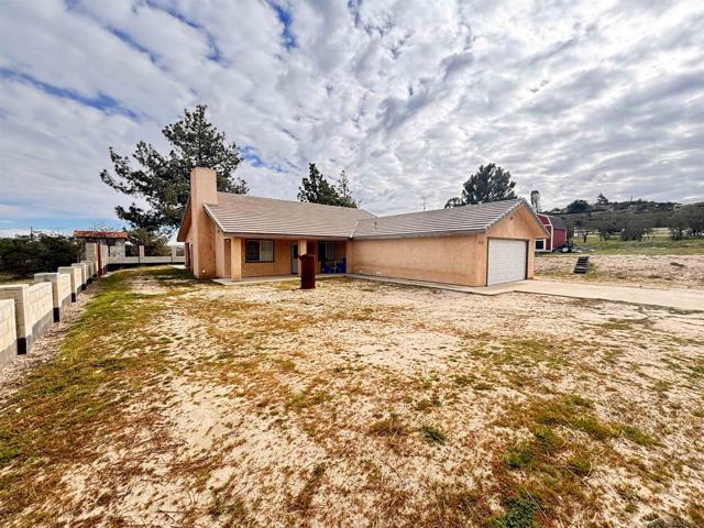 2185 Manzanita Ln, Boulevard CA: https://media.crmls.org/mediaz/d2ea1269-5145-420f-8449-4b0c290eb063.jpg