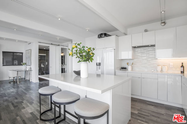8506 Magnolia Drive, Los Angeles CA: https://media.crmls.org/mediaz/d2ea15df-989a-4abe-a076-1bcbb2dd1f4c.jpg