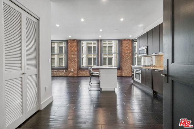 460 S Spring Street, Los Angeles CA: https://media.crmls.org/mediaz/d2ea2a42-c6c2-4083-b3ab-6be681d5a483.jpg