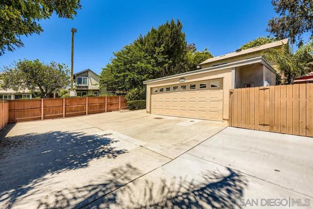 5150 Abuela Dr, San Diego CA: https://media.crmls.org/mediaz/d2ea2fbc-b197-4a96-8c4e-2635e47271ff.jpg