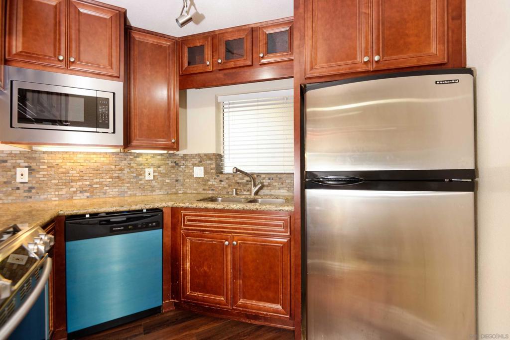 7509 Draper Ave - photo 8