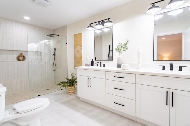 Detail Gallery Image 19 of 53 For 436 Montana Luna Ct, Escondido,  CA 92025 - 4 Beds | 2/1 Baths