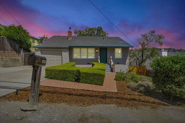 833 Alameda De Las Pulgas, Belmont CA: https://media.crmls.org/mediaz/d2eaf51e-d5fb-4916-8c9c-988e0e56d2b9.jpg