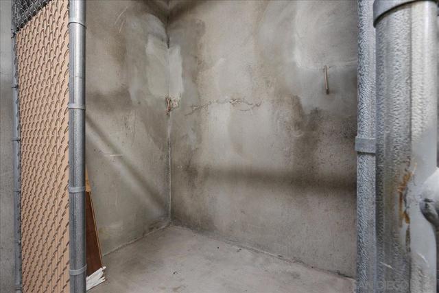 206 Park Blvd, San Diego CA: https://media.crmls.org/mediaz/d2ebdf38-96e0-43ed-bb58-7a711eceaf82.jpg