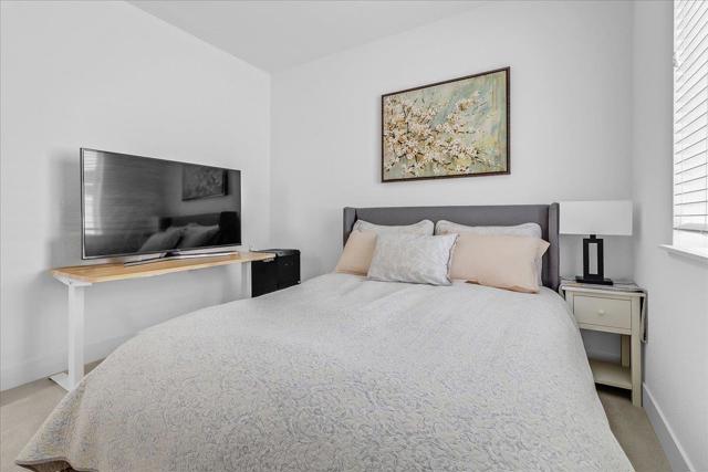 273 Skyview Drive, Marina CA: https://media.crmls.org/mediaz/d2ec21ca-3116-490c-8add-2d6f09fe6b88.jpg