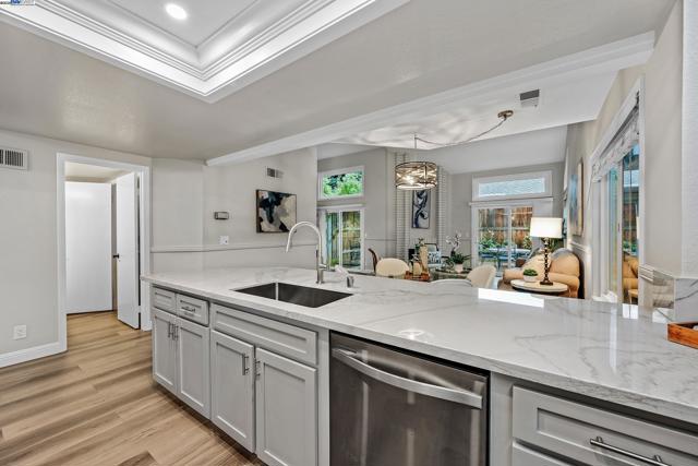 1410 Groth Cir, Pleasanton CA: https://media.crmls.org/mediaz/d2eca0fb-0e5f-4c96-892e-c1c383b0a394.jpg