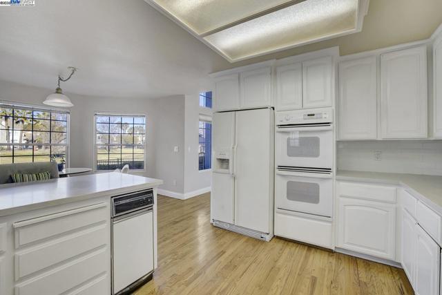 5771 Gateway Ct, Discovery Bay CA: https://media.crmls.org/mediaz/d2edc93a-b3e3-4a48-a52d-bf73cf8446f0.jpg