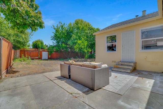 215 Winton Avenue, Hayward CA: https://media.crmls.org/mediaz/d2ee21f7-b16d-4863-b44d-678f60f4cb3e.jpg