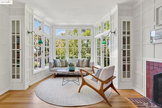 1145 Mandana Blvd, Oakland CA: https://media.crmls.org/mediaz/d2ee31a7-9206-4f0e-a825-b22079487bad.jpg