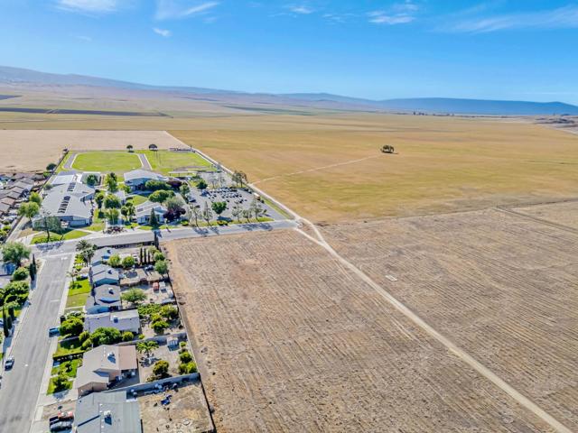 101 Amador Street, Avenal CA: https://media.crmls.org/mediaz/d2ee463c-edae-4f8a-b58f-718bb11d57bf.jpg