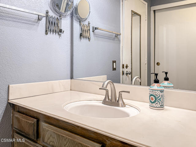 2098 Covington Avenue, Simi Valley CA: https://media.crmls.org/mediaz/d2ef6343-01a4-4b49-82b6-50a299d1386f.jpg