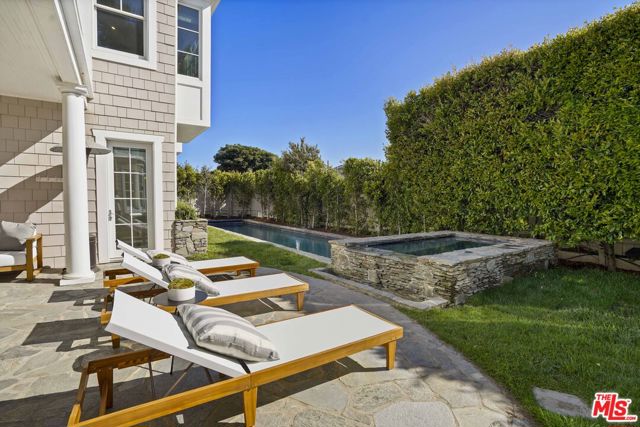 7335 Birdview Avenue, Malibu CA: https://media.crmls.org/mediaz/d2efe6f7-982f-4537-afeb-d540eb5c5ea0.jpg