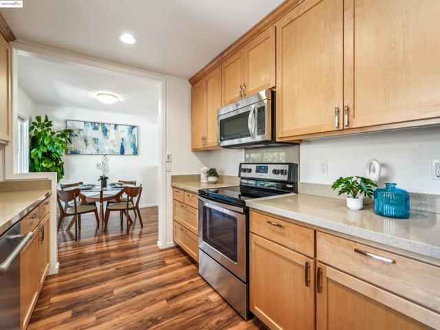 589 Evangeline Way, Hayward CA: https://media.crmls.org/mediaz/d2eff20c-ce91-492e-92bf-fd9fd3c2dfae.jpg
