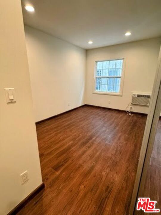 137 S Crescent Drive, Beverly Hills CA: https://media.crmls.org/mediaz/d2f14bfc-307f-4131-a358-2a23a1738006.jpg