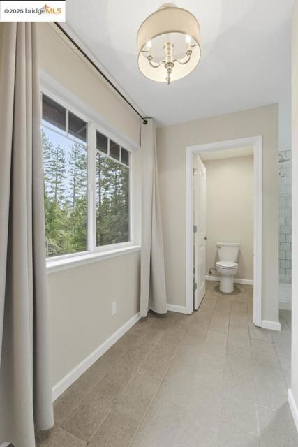 2136 Silver DR, Arnold CA: https://media.crmls.org/mediaz/d2f17d95-24ce-49cd-b07b-cdd4daa7e0a7.jpg