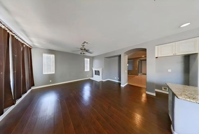 2300 Thorncroft Circle, Palmdale CA: https://media.crmls.org/mediaz/d2f1a87b-de33-407f-a35d-c896a7fb3f44.jpg