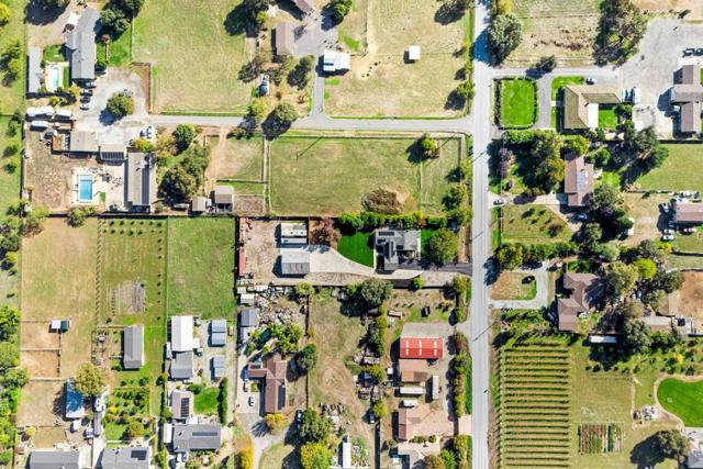 11840 Foothill Avenue, Gilroy CA: https://media.crmls.org/mediaz/d2f24145-c283-4882-ba71-a7b94c7e98db.jpg