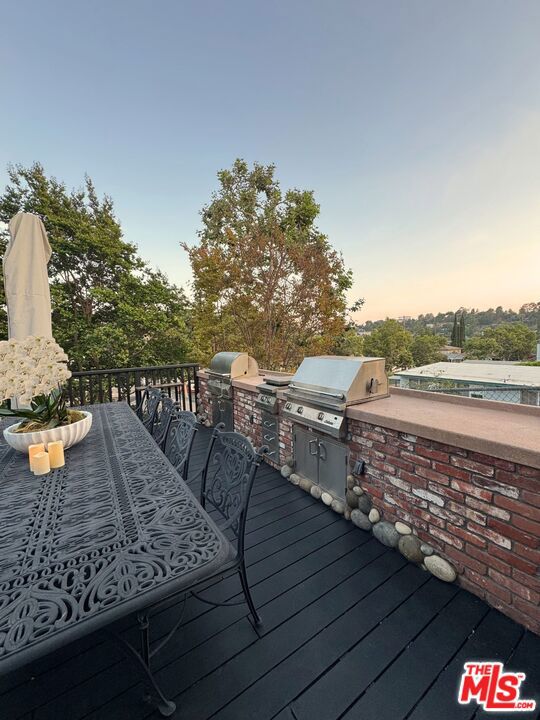 6155 Poppy Peak Drive, Los Angeles CA: https://media.crmls.org/mediaz/d2f27145-4204-43f7-8b95-50c068cdccf0.jpg