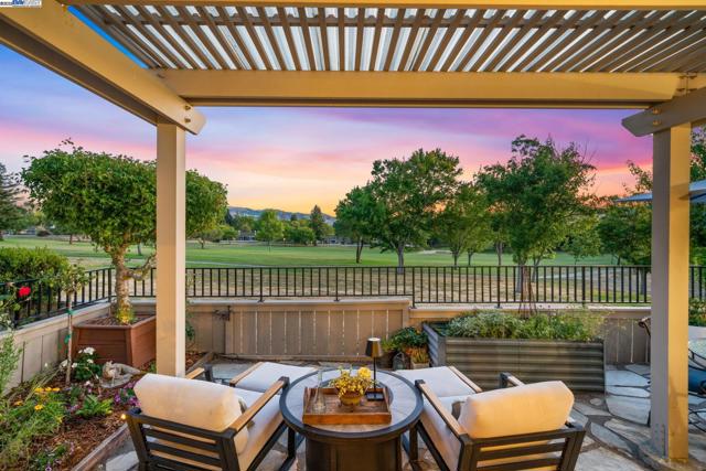 711 Glen Eagle Ct, Danville CA: https://media.crmls.org/mediaz/d2f2ca92-b501-40ad-b2b4-dc0b5d9b754e.jpg