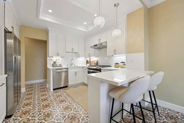 108 Kingswood Cir, Danville CA: https://media.crmls.org/mediaz/d2f2fe95-6d11-4339-889a-0764c56fb95a.jpg