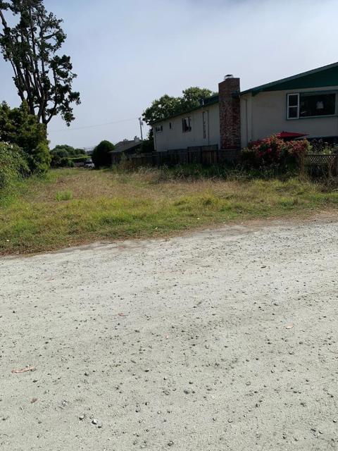 404 Lee Avenue, Half Moon Bay CA: https://media.crmls.org/mediaz/d2f30e9a-8753-4857-b84d-0bd609927da4.jpg