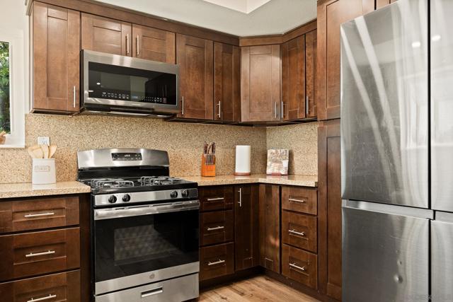 1141 Grass Valley Road, Lake Arrowhead CA: https://media.crmls.org/mediaz/d2f3fe06-1648-421f-ae0e-7c17b8687602.jpg