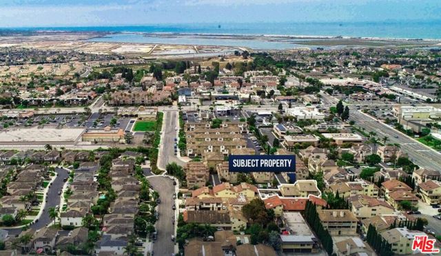16805 Roosevelt Lane, Huntington Beach CA: https://media.crmls.org/mediaz/d2f40542-f66f-449a-a0b2-e5c66db4dcf1.jpg