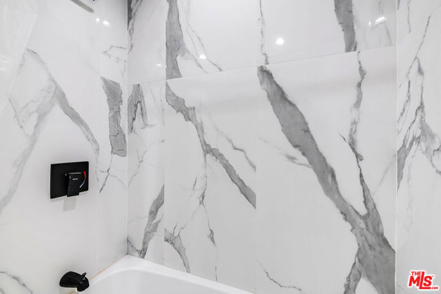 11415 Mcdonald Street, Culver City CA: https://media.crmls.org/mediaz/d2f40eca-86aa-450d-a6d0-cf03bdf7df42.jpg