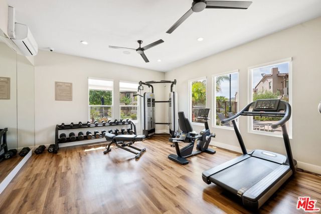 4372 Paxton Place, Calabasas CA: https://media.crmls.org/mediaz/d2f478c0-d4fc-41d4-8cb6-980fe661aded.jpg