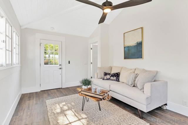 1864 Sunset Blvd, San Diego CA: https://media.crmls.org/mediaz/d2f48797-15e4-4853-8879-9a0f6e0c8c9f.jpg