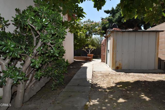 1101 Novato Drive, Oxnard CA: https://media.crmls.org/mediaz/d2f48d13-5754-4a24-9d0a-0ef1ef49b8e2.jpg