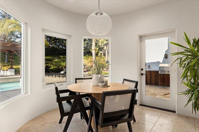 Detail Gallery Image 12 of 58 For 3805 Dusty Trail, Encinitas,  CA 92024 - 6 Beds | 4/1 Baths