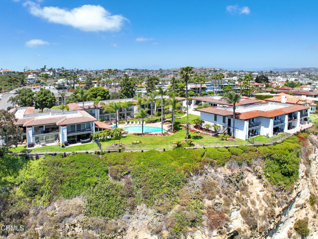 24242 Santa Clara Avenue, Dana Point CA: https://media.crmls.org/mediaz/d2f7c36a-ae61-459d-8a3e-ea44deef6b02.jpg