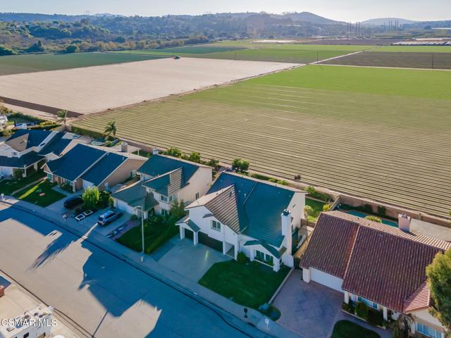 4615 Pepper Mill Street, Moorpark CA: https://media.crmls.org/mediaz/d2f7f648-59cb-4d4a-a663-6168bd322e28.jpg