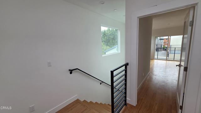 Detail Gallery Image 8 of 24 For 917 N Ridgewood Pl, Los Angeles,  CA 90038 - 3 Beds | 3 Baths